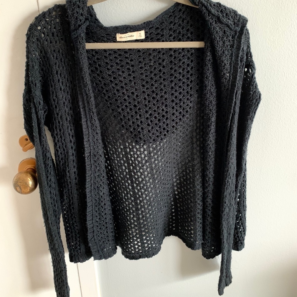 ABERCROMBIE & FITCH PERFORATED CARDIGAN WITH HOOD